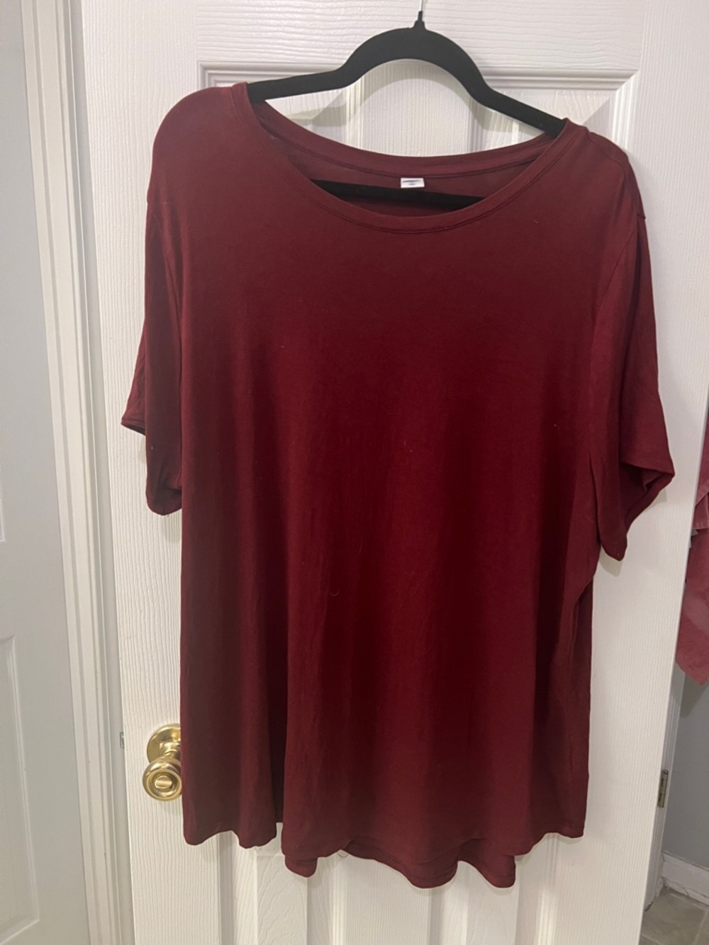 Old Navy Short Sleeve Tee in Deep Burgundy